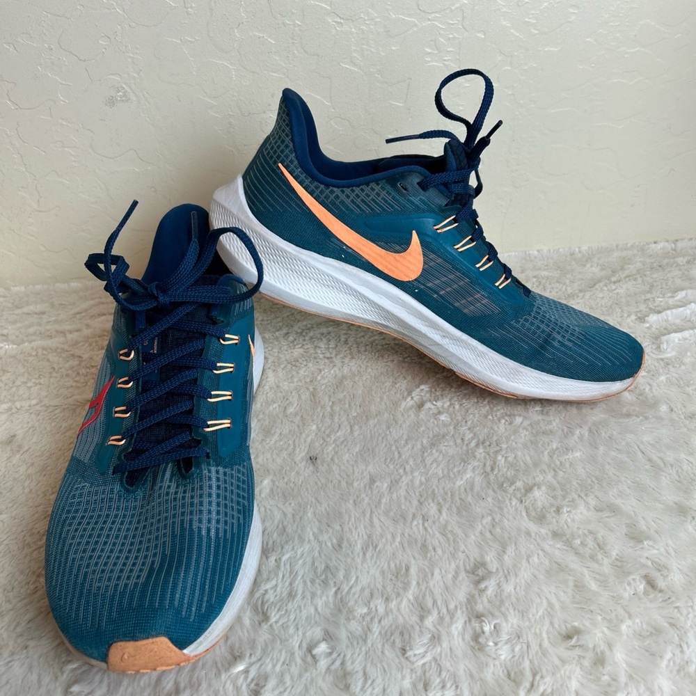 Nike Air Zoom Pegasus 39 mens Green Running Shoes  US 10.5